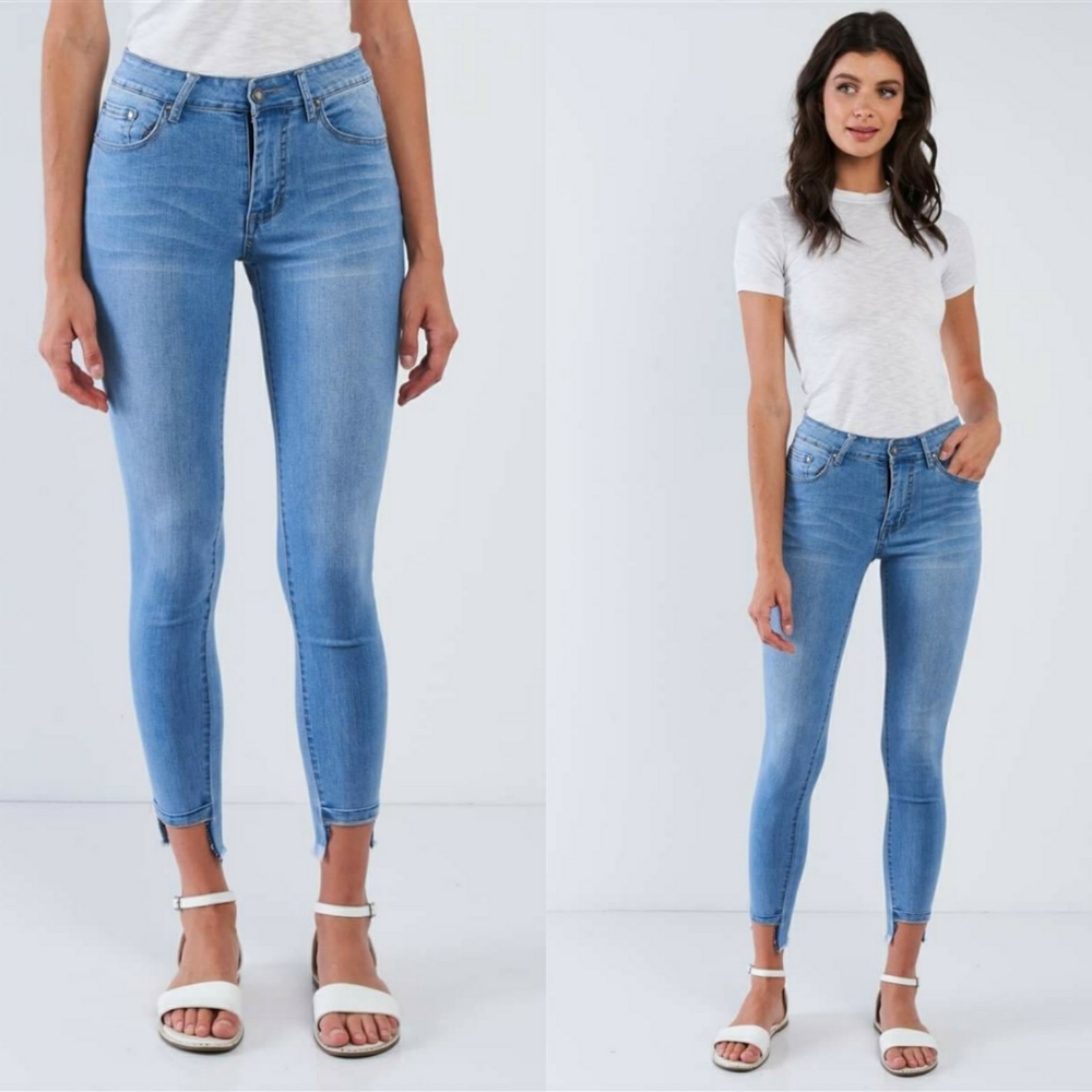 Universal Ankle Skinny Jeans (Light Wash)